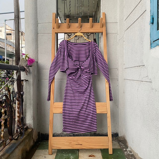 2hand đầm body len gân tím kèm khoác eo 57 đến 72cm dài 91cm mã 214
