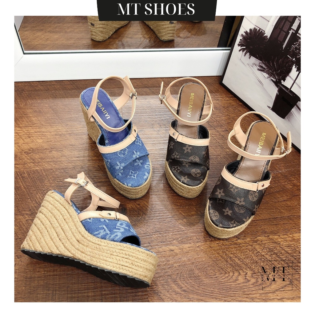 Giày sandal đế xuồng cao 10 phân bản ngang bọc cói hoạ tiết sang chảnh tôn chân nhẹ êm MT Shoes