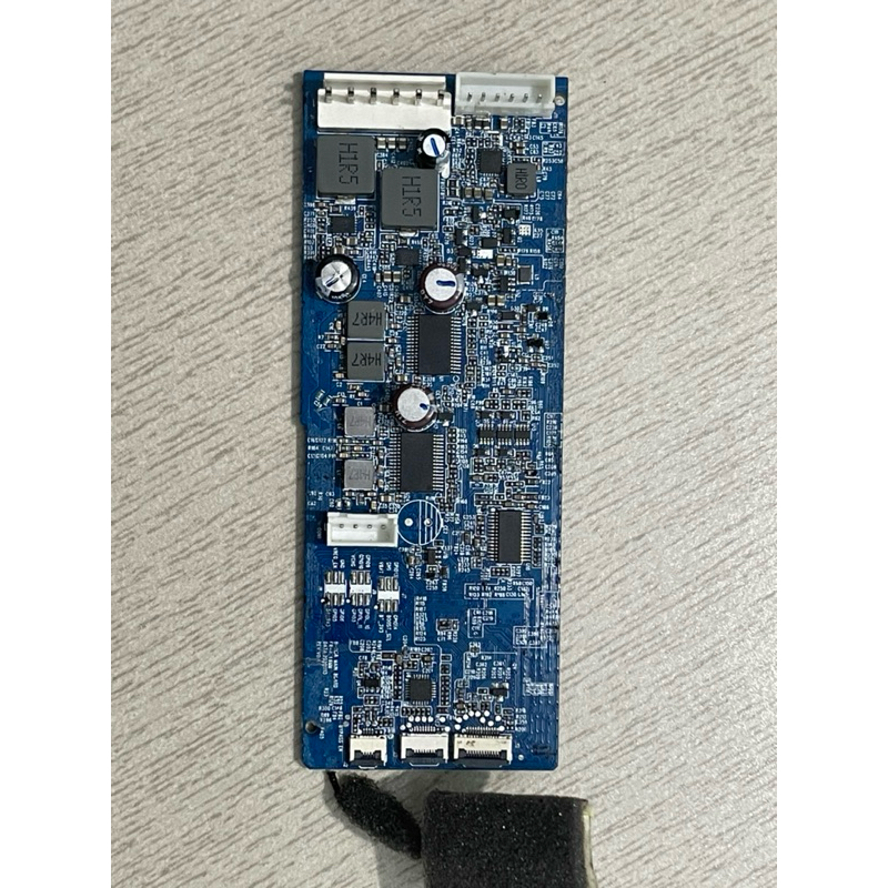 mạch loa jbl charge5  /bị bong mất 2 con trở dán trên bo blu của mạch