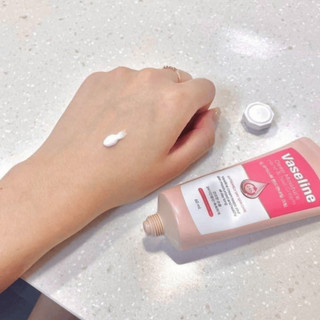Kem Dưỡng Da Tay Và Móng Vaseline - 60ml