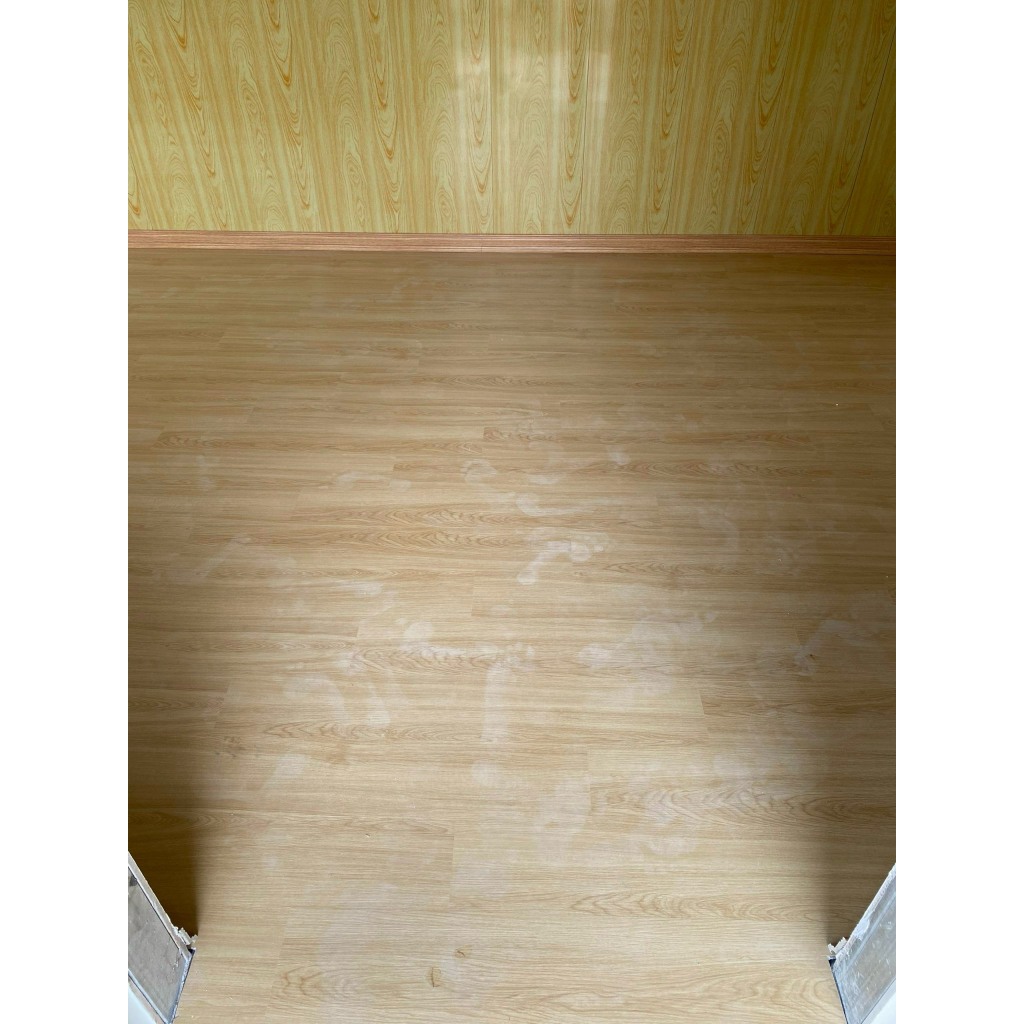 1 mét vuông sàn nhựa hèm khóa SPC độ dày 5mm, có sẵn đế cao su, kích thước 910mm x 150mm