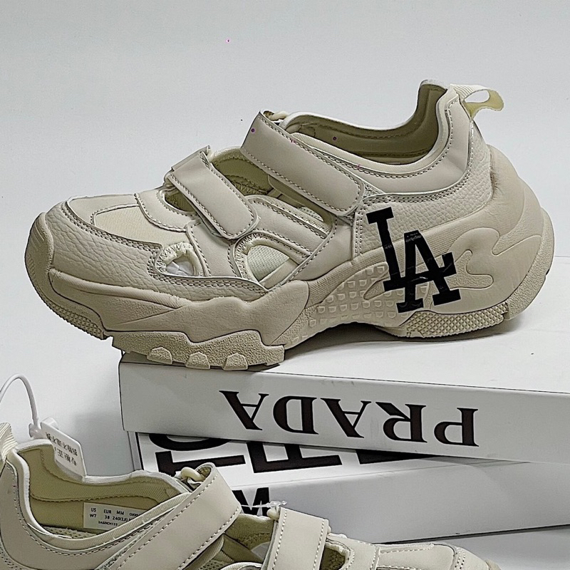[SIÊU HÓT] GIÀYDÉP SANDAL - MLB CHUNKY LA DODGERS TRẮNG_DÉP SANDAL KÍN MŨI MLB LA MÀU KEM HÀNG CAO C