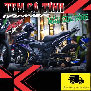 Tem dán winner v1 màu đen chất,mẫu tem rs in chất liệu decal trắng 3 lớp chông bay màu
