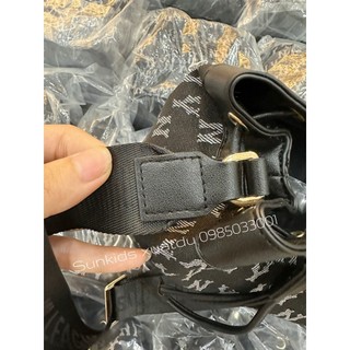 Túi xách Eo Bi đen phối chữ Mini bag
