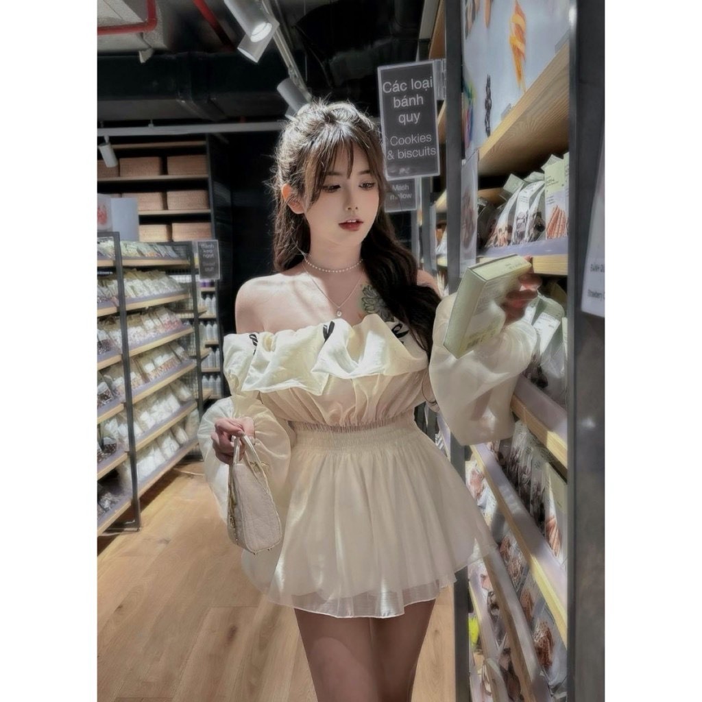 Áo Trễ Vai Tơ Mềm Siêu Bánh Bèo Gắn Nơ Đen Bo Chun Eo | BigBuy360 - bigbuy360.vn