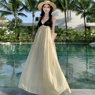 Váy  cổ chữ V đi biển 🤍 SongZuEr