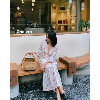 đầm cỗ V dáng đuôi cá tay loe