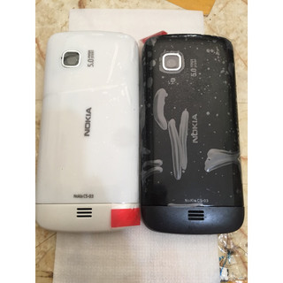 Vỏ nokia c5-03 đen và trắng.(có phân màu)
