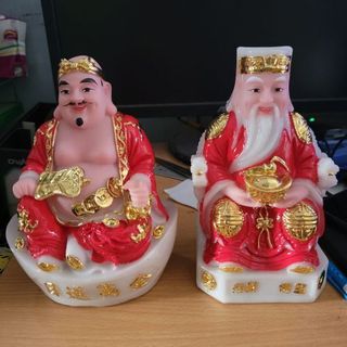 Thần tài ông địa đỏ