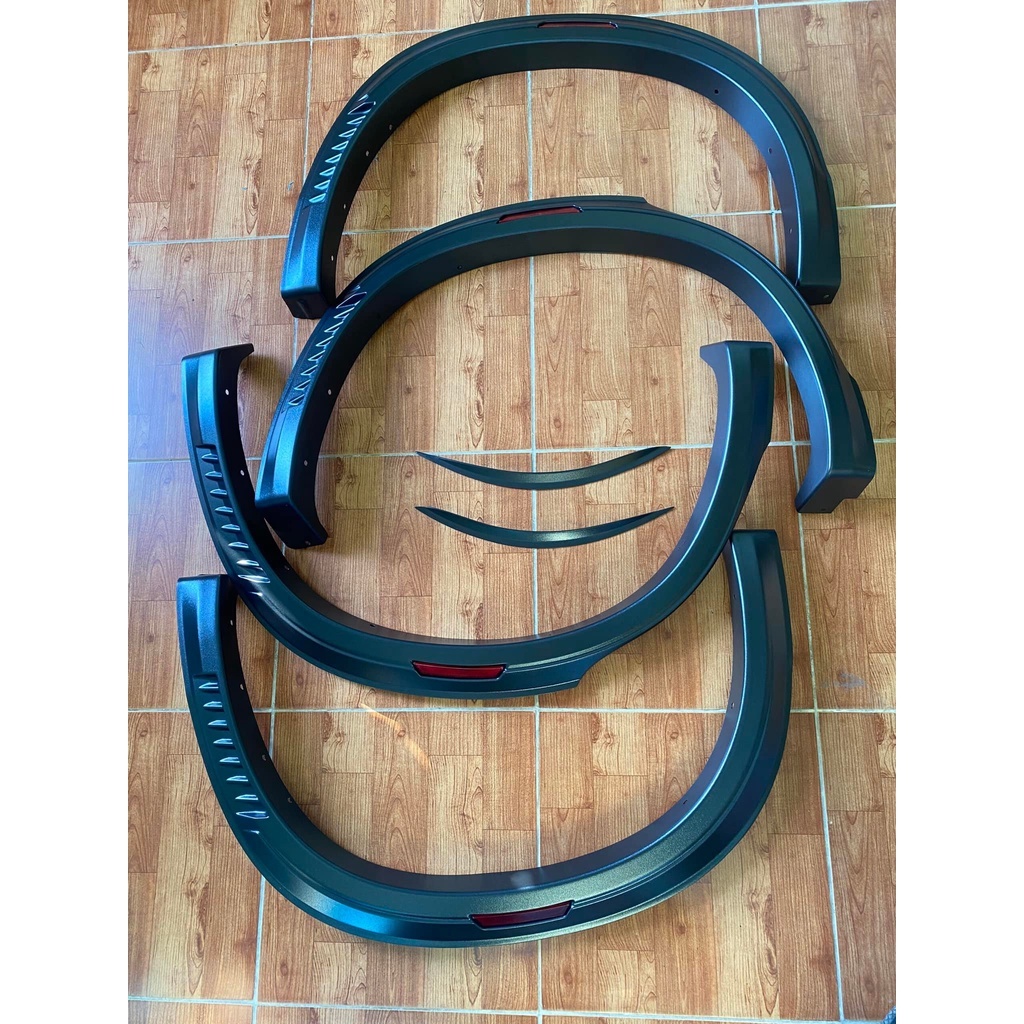 Ốp cua lốp phản quang Xpander 2018-2022