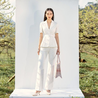 Quần Trắng Ống Loe Nữ WHITE ANT Thiết Kế Tôn Dáng Chất Liệu Vải Ren Chỉ Cotton Cao Cấp 160200077