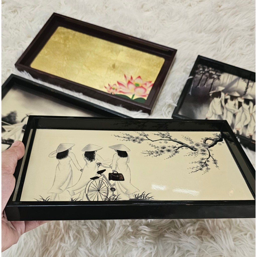 Khay sơn mài cao cấp Thanh Bình Lê - Mã KC06 Cô gái Áó dài, hoa sen size 25x15x2.5 cm