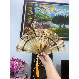 Quạt sừng Hầu Đồng
