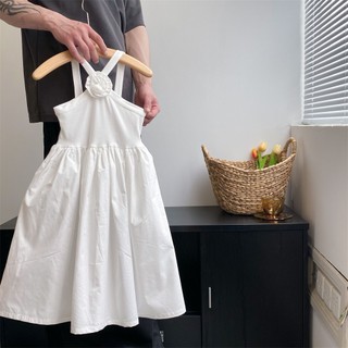 Đầm yếm đính hoa maxi trắng