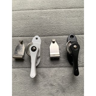 chốt khoá sò đen trắng inox 304, khoá bán nguyệt dùng cho cửa nhôm-1 cái