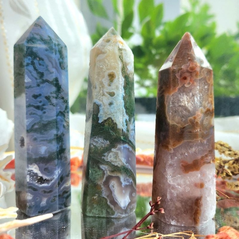 trụ đá mã não rêu moss agate