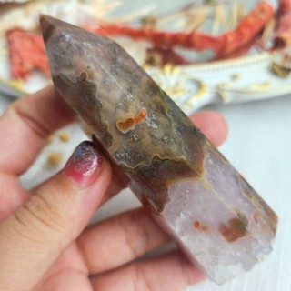 trụ đá mã não rêu moss agate