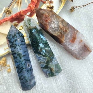 trụ đá mã não rêu moss agate