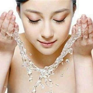 Sữa Rửa Mặt Làm Sạch và Dưỡng Ẩm Da E100