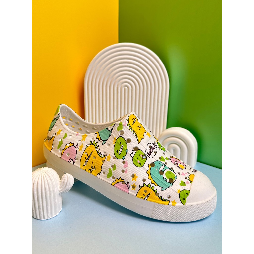 Giày Nhựa Native WNC Giày Nhựa Lỗ Siêu Nhẹ Cho Bé, Giày Đi Mưa Giày Đi Biển Thoáng Khí Thời Trang [ 