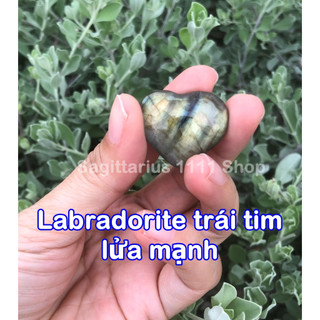 Viên đá trái tim Labradorite lửa mạnh