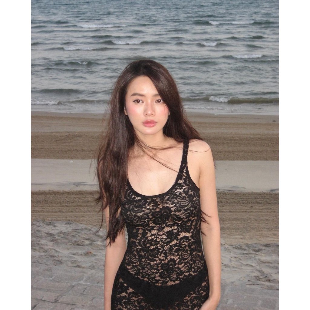 Váy ren nữ dài ôm body 2 dây 1 lớp hở lưng xuyên thấu sang chảnh, Váy ren đi biển sexy (KHÔNG KÈM BIKINI) - Mã M06 | BigBuy360 - bigbuy360.vn