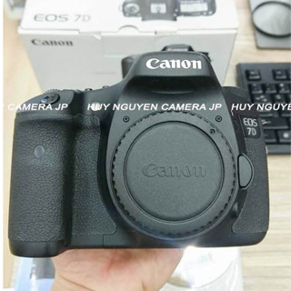 Máy Ảnh Canon  7D  ĐẸP 90-99%. 18 Megapixel  ,ống kính Canon 18 55  đẹp chụp đa dụng