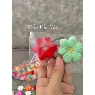 cột  tóc hoa len móc