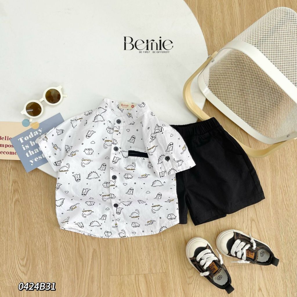 Set bộ quần áo bé trai BERNIE gồm áo sơ mi cổ tàu họa tiết khủng long kèm quần kaki từ 9 đến 25kg