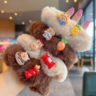 Dây buộc tóc scrunchies có gắn charm Capybara