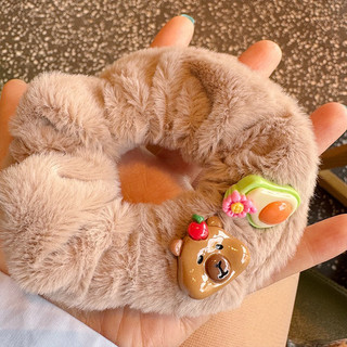 Dây buộc tóc scrunchies có gắn charm Capybara