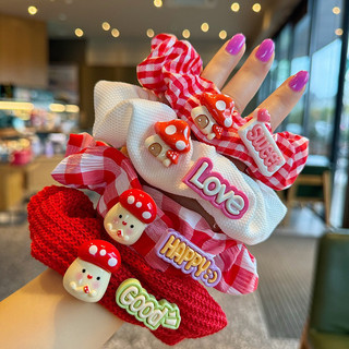 Dây buộc tóc Scrunchies có gắn charm hình nấm