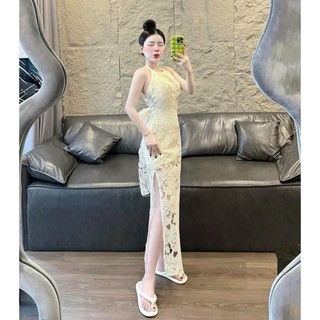 Đầm maxi ren cổ yếm hở lưng