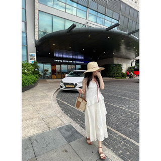 Đầm dây tầng be [Hình thật]