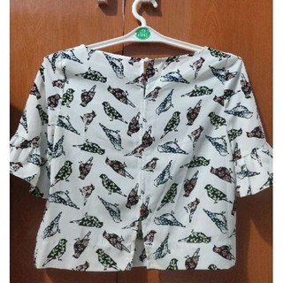 áo kiểu . hoạ tiết. form size S dưới 52kg