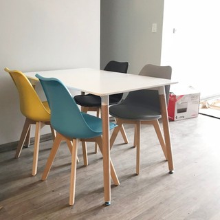 Combo 2 Cái Ghế Eames Chân Gỗ Có Đệm