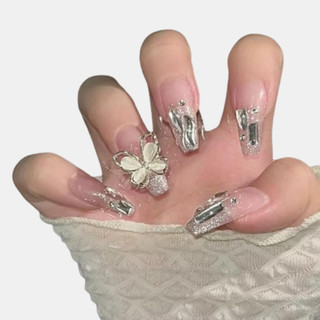 Set 24 móng giả loại vừa lấp lánh tặng bộ phụ kiện màu ngẫu nhiên Mã:TR1-602-1