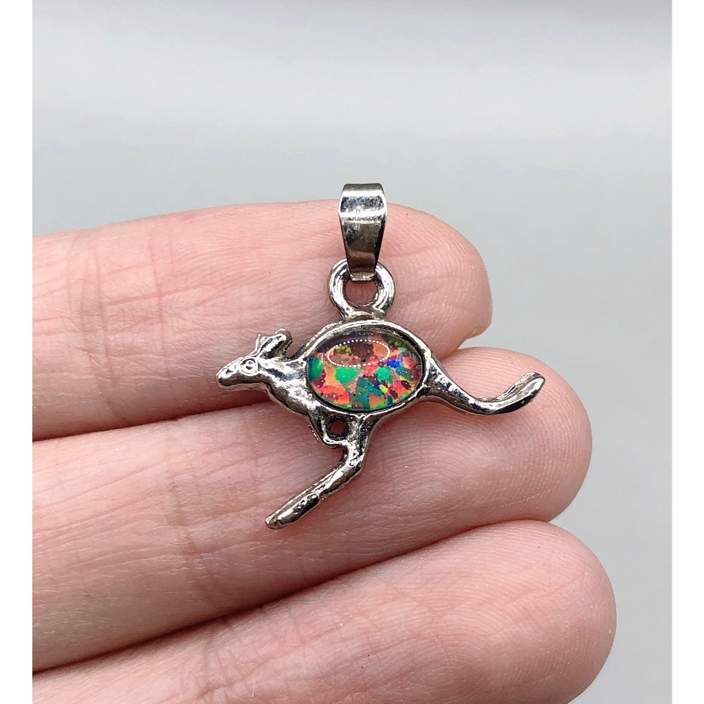 Mặt dây chuyền hình chuột túi Kangaroo khảm Opal nhỏ xinh si tuyển Nhật