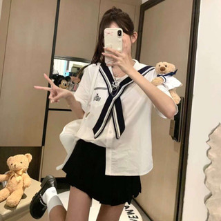 Áo sơ mi học sinh 13DeMarzo trắng cổ nơ xanh than