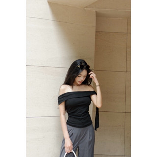 LECIAT- Áo ôm trễ vai Vera Top thắt nơ một bên