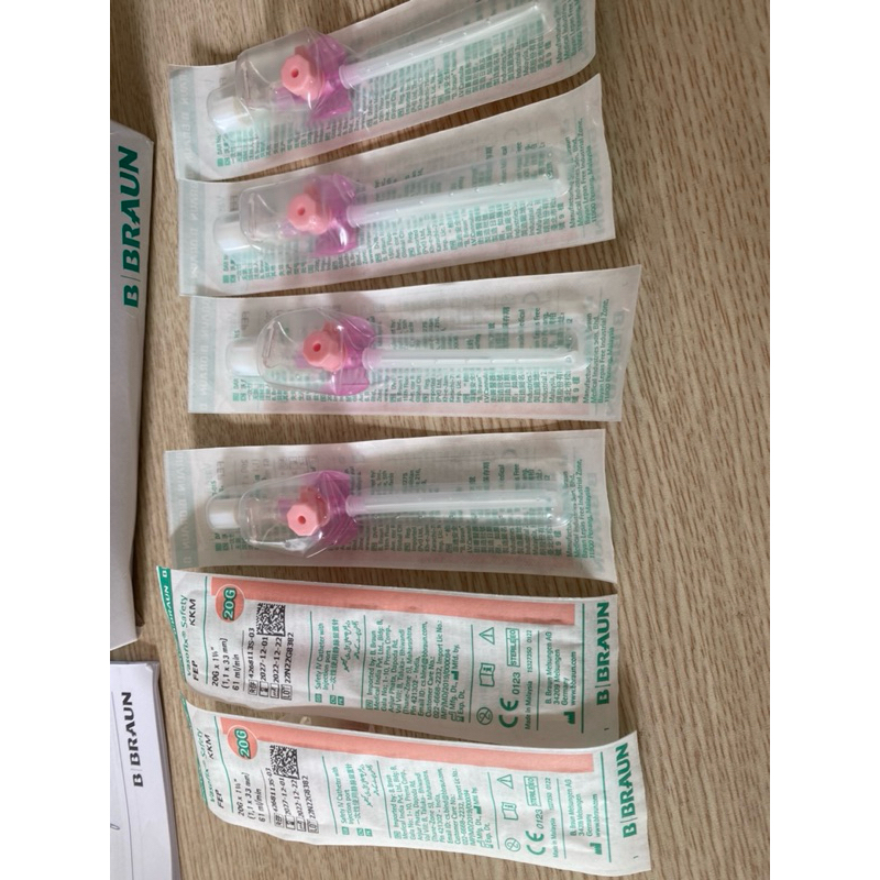 [1 CÁI] 20G KIM LUỒN TĨNH MẠCH B BRAUN KIM CATHETER TIÊM TRUYỀN TĨNH MẠCH B BRAUN ĐỨC