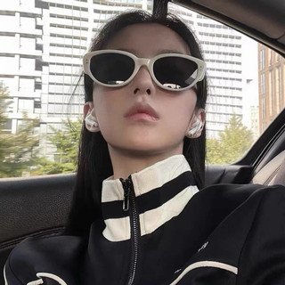Kính 2 chấm tam giác mới