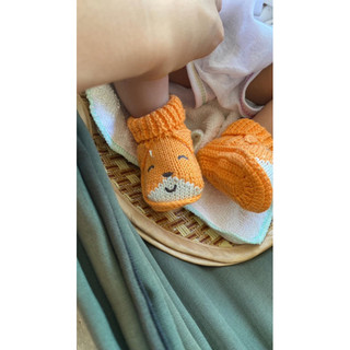 Set một đôi giầy len tất cho bé sơ sinh
