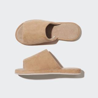Dép đi trong nhà U/\/i room slippers.
