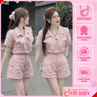 SET ÁO CROPTOP HỒNG DẠ ĐÁNH BÔNG XÙ THẮT NƠ CỔ SEN + CHÂN VÁY NÚT ĐÁNH BÔNG LÔNG VŨ XÙ HỒNG