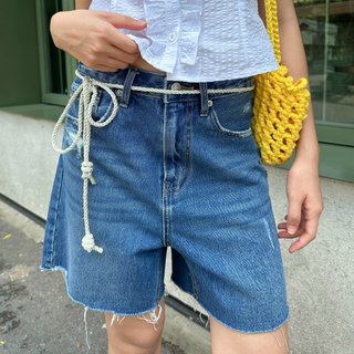 Kido - quần shorts jeans dáng lửng lai cắt maxine shorts