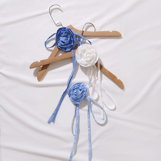 Choker hoa vải handmade chất liệu bamboo đồng màu đồng chất với sơ mi bamboo tại thekat.shop