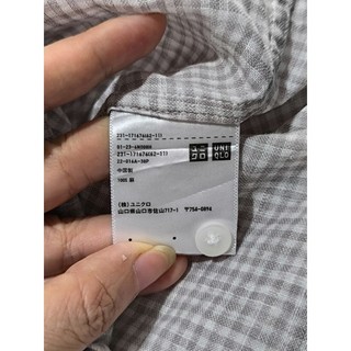 Áo u.n.i.q.l.o size M L nhỏ