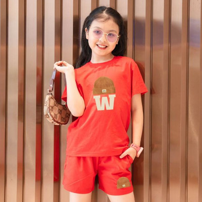 Bộ đồ bé gái thun cotton in hình mũ W  - Set đồ cho bé gái cân nặng từ 15-40kg (áo phông + quần đùi) - Loza Kids SB02