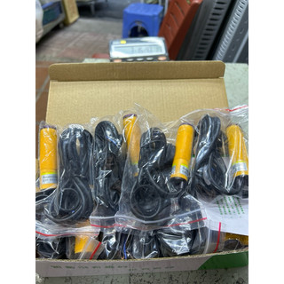 Cảm biến quang tròn phi 18 E3f-DS30c4
